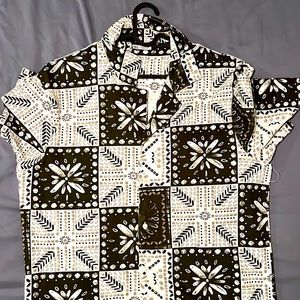 Great condition white and green fitted Zara button down shirt